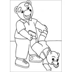 Malvorlage Little Brown Bear wird von seinem Papa kopfüber gehalten