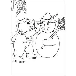 Malvorlage Little Brown Bear baut einen Schneemann