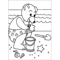 Malvorlage Little Brown Bear spielt am Strand