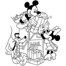 Malvorlage Mickey, Minnie und Pluto verschicken Weihnachtsgeschenke