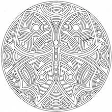 Malvorlage Schmetterlings-Mandala mit kreisförmigen geometrischen Mustern
